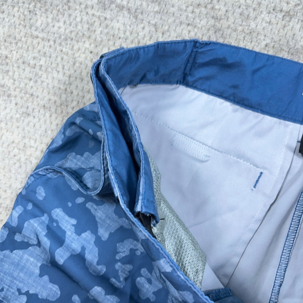 Huk Shorts Men Small Blue Camo Chino Performance Hiking 6" Inseam Fishing - Picture 12 of 14